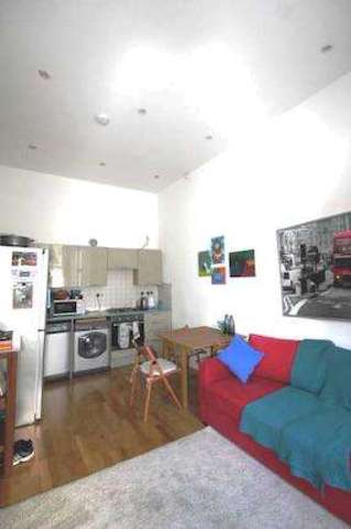  Image of 2 bedroom Flat to rent in Primrose Gardens London NW3 at Hampstead London Hampstead, NW3 4UL