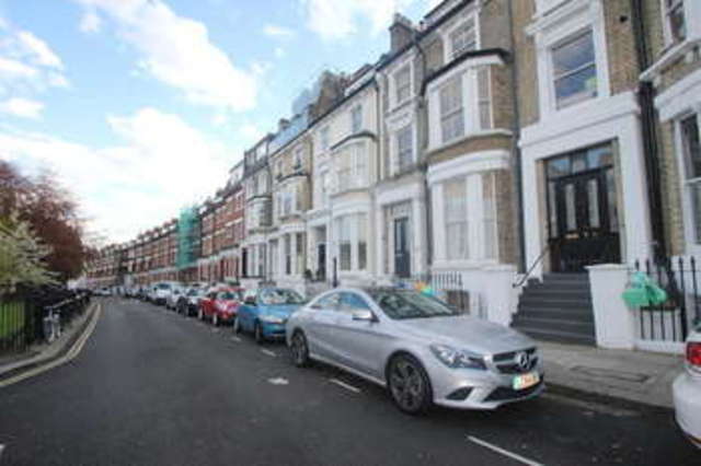  Image of 2 bedroom Flat to rent in Primrose Gardens London NW3 at Hampstead London Hampstead, NW3 4UL