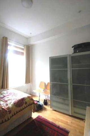  Image of 2 bedroom Flat to rent in Primrose Gardens London NW3 at Hampstead London Hampstead, NW3 4UL