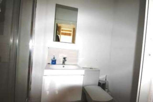  Image of 2 bedroom Flat to rent in Primrose Gardens London NW3 at Hampstead London Hampstead, NW3 4UL