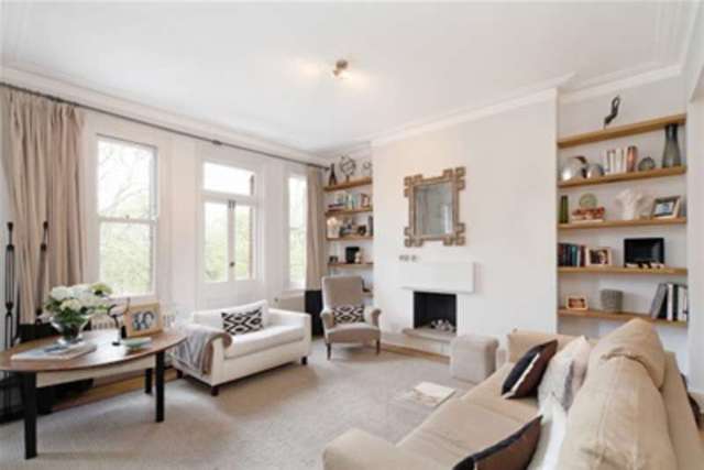  Image of 4 bedroom Flat to rent in Prince of Wales Drive London SW11 at London, SW11 4BH