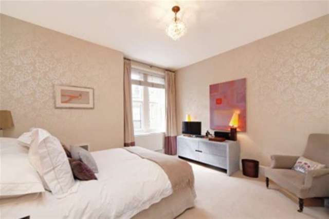  Image of 4 bedroom Flat to rent in Prince of Wales Drive London SW11 at London, SW11 4BH
