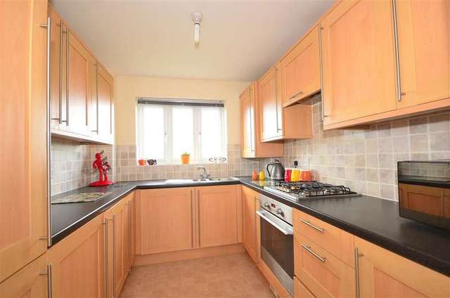  Image of 2 bedroom Flat for sale in Quarry Close Northfleet Gravesend DA11 at Gravesend Kent Gravesend, DA11 0GA
