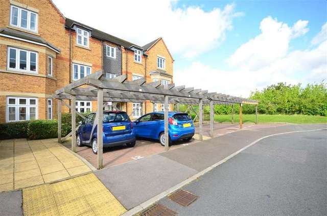  Image of 2 bedroom Flat for sale in Quarry Close Northfleet Gravesend DA11 at Gravesend Kent Gravesend, DA11 0GA