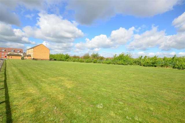  Image of 2 bedroom Flat for sale in Quarry Close Northfleet Gravesend DA11 at Gravesend Kent Gravesend, DA11 0GA