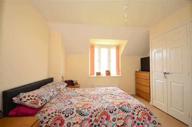  Image of 2 bedroom Flat for sale in Quarry Close Northfleet Gravesend DA11 at Gravesend Kent Gravesend, DA11 0GA