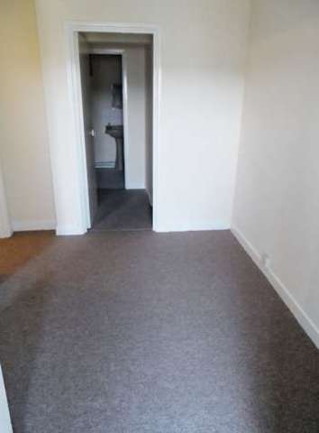 Image of 1 bedroom Flat to rent in Quay Street Carmarthen SA31 at Quay Street  Carmarthen, SA31 3JT