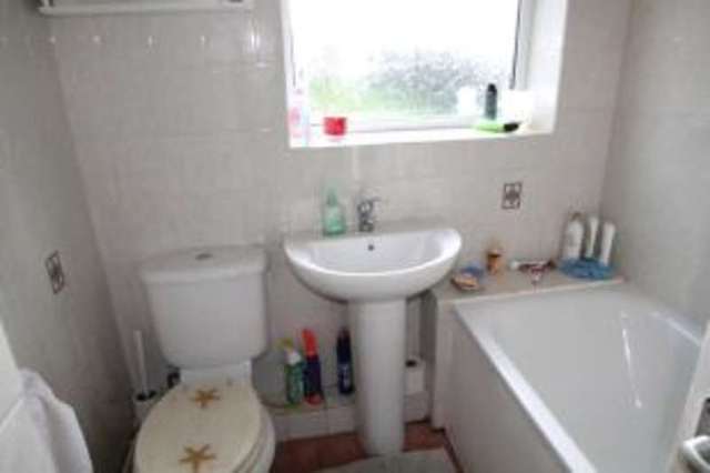  Image of 2 bedroom Maisonette for sale in Queenscroft Road London SE9 at London  Eltham, SE9 5EL