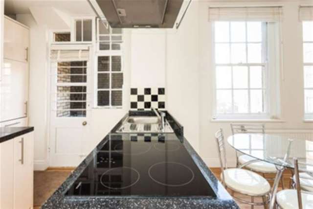 Image of 2 bedroom Flat to rent in Queensway London W2 at London, W2 4QR