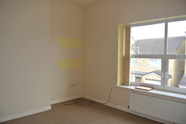  Image of 2 bedroom Apartment to rent in Redwing Crescent Huddersfield HD3 at Redwing Cresent  Botham Hall Road, Huddersfield, HD3 4RL