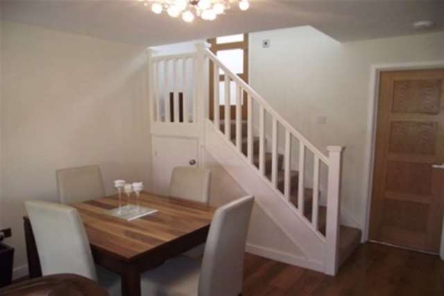  Image of 3 bedroom Chalet to rent in Nutcombe Crescent Rochford SS4 at Rochford, SS4 1RT