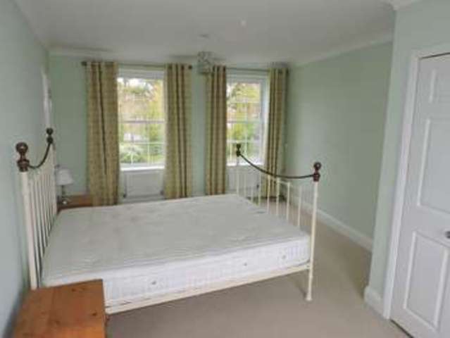  Image of 5 bedroom Terraced house for sale in Rockbourne Road Sherfield-on-Loddon Hook RG27 at Rockbourne Road Sherfield-On-Loddon Hook, RG27 0SR