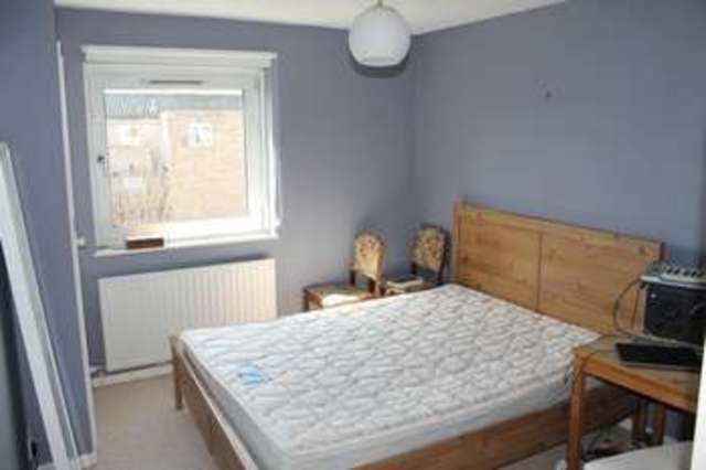  Image of 3 bedroom Flat for sale in Roman Way Enfield EN1 at Roman Way Bush Hill Park Enfield, EN1 1EG