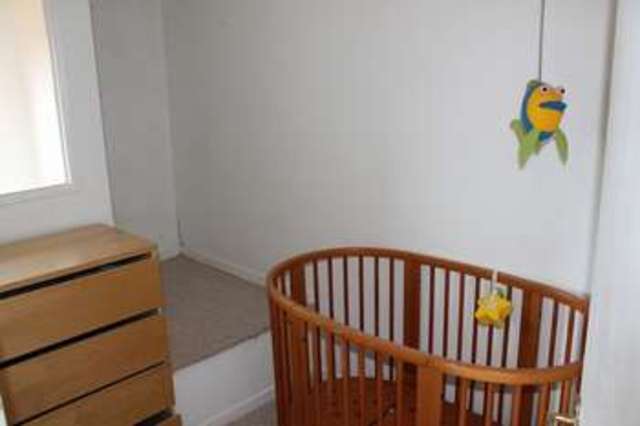  Image of 3 bedroom Flat for sale in Roman Way Enfield EN1 at Roman Way Bush Hill Park Enfield, EN1 1EG