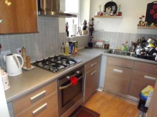 Image of 2 bedroom Flat for sale in Oldchurch Road Romford RM7 at 29 Oldchurch Road Romford Rush Green, RM7 0BG