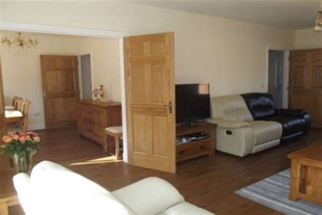  Image of 5 bedroom Detached house to rent in Rose Crescent Newton Mearns Glasgow G77 at Glasgow, G77 6GQ