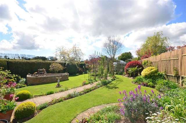  Image of 4 bedroom Bungalow for sale in Rose Gardens Eythorne Dover CT15 at Eythorne Dover Dover, CT15 4BS