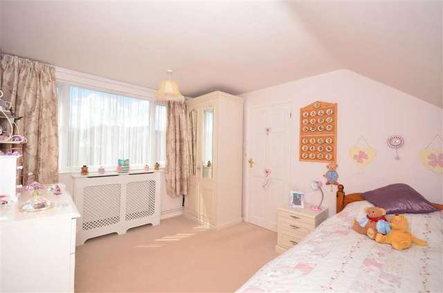  Image of 4 bedroom Bungalow for sale in Rose Gardens Eythorne Dover CT15 at Eythorne Dover Dover, CT15 4BS