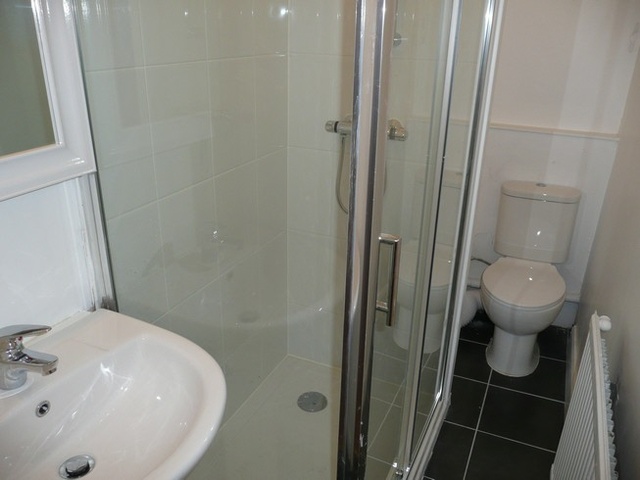  Image of 2 bedroom Flat to rent in Rossie Place Edinburgh EH7 at Easter Road Edinburgh Edinburgh, EH7 5SG
