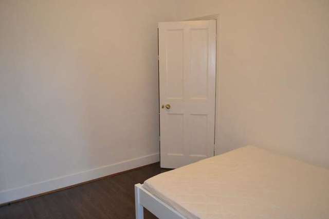  Image of 2 bedroom Flat to rent in Roxley Road London SE13 at Roxley Road  London, SE13 6HG