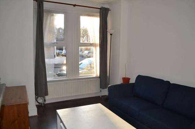  Image of 2 bedroom Flat to rent in Roxley Road London SE13 at Roxley Road  London, SE13 6HG