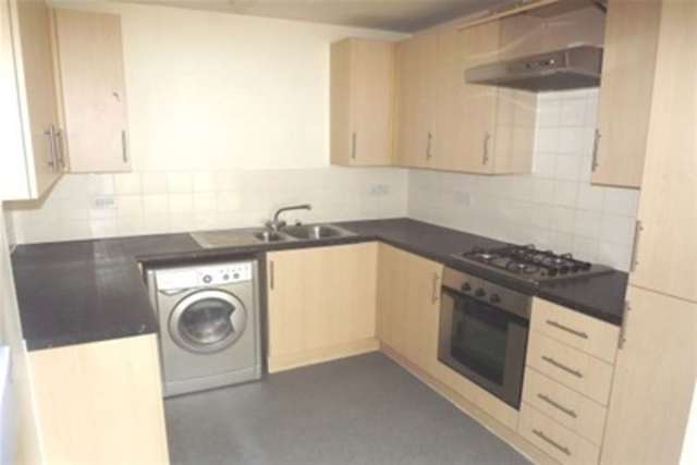  Image of 2 bedroom Flat to rent in Queen Marys Avenue Watford WD18 at Watford, WD18 7JN