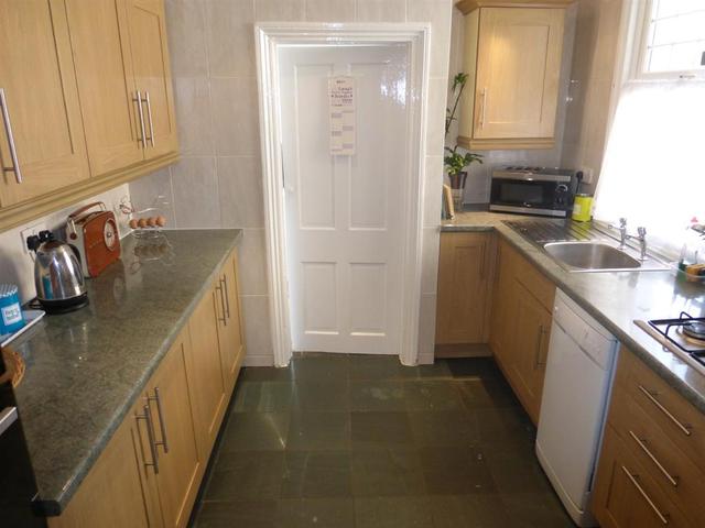  Image of 3 bedroom End of Terrace for sale in Royal Oak Road Bexleyheath DA6 at South Bexleyheath Kent Bexleyheath, DA6 7HG