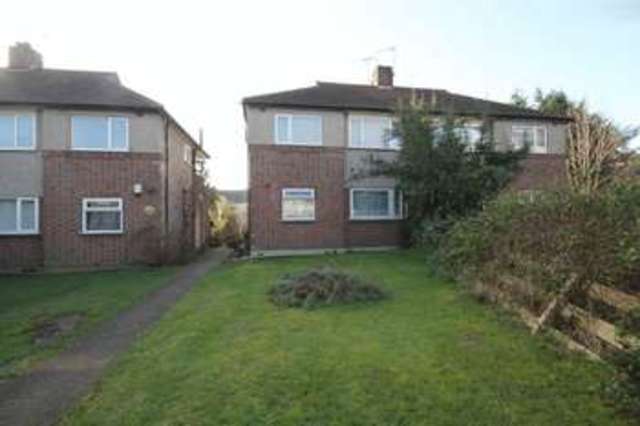  Image of 2 bedroom Flat to rent in Ruislip Close Greenford UB6 at Ruislip Close  Greenford, UB6 9QS