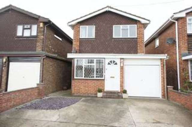  Image of 3 bedroom Detached house to rent in Runnymede Road Canvey Island SS8 at Runnymede Road  Canvey Island, SS8 0EF
