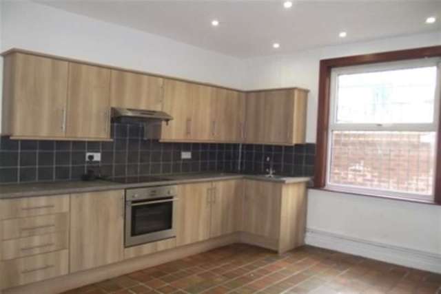  Image of 4 bedroom Terraced house to rent in Russell Road Mossley Hill Liverpool L18 at Liverpool, L18 1DY