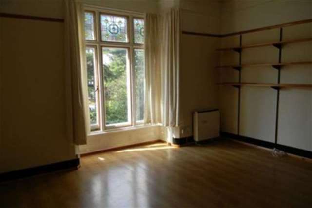  Image of Studio flat to rent in Russell Road Moseley Birmingham B13 at Birmingham, B13 8RR