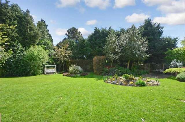  Image of 5 bedroom Detached house for sale in Ryarsh Road Birling West Malling ME19 at Birling West Malling West Malling, ME19 5JR