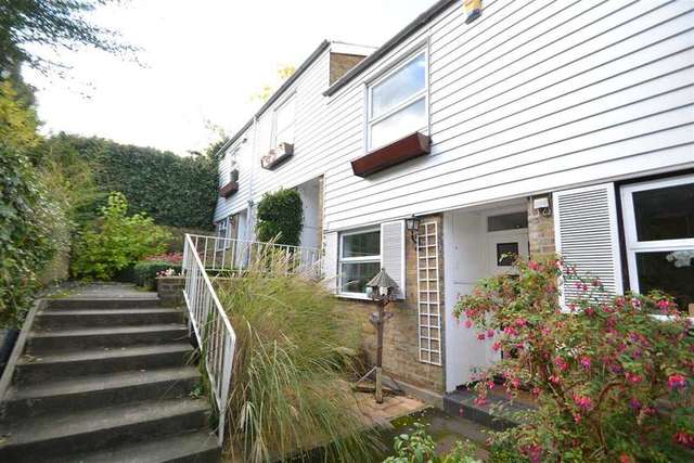  Image of 2 bedroom Terraced house to rent in Rye Walk London SW15 at Putney Vale, SW15 6HR