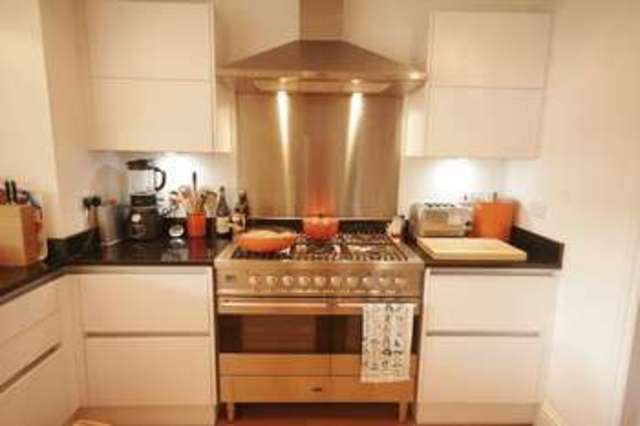  Image of 4 bedroom Detached house to rent in Sandrock Hill Road Wrecclesham Farnham GU10 at Sandrock Hill Road Wrecclesham Farnham, GU10 4NR
