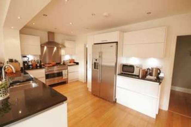  Image of 4 bedroom Detached house to rent in Sandrock Hill Road Wrecclesham Farnham GU10 at Sandrock Hill Road Wrecclesham Farnham, GU10 4NR