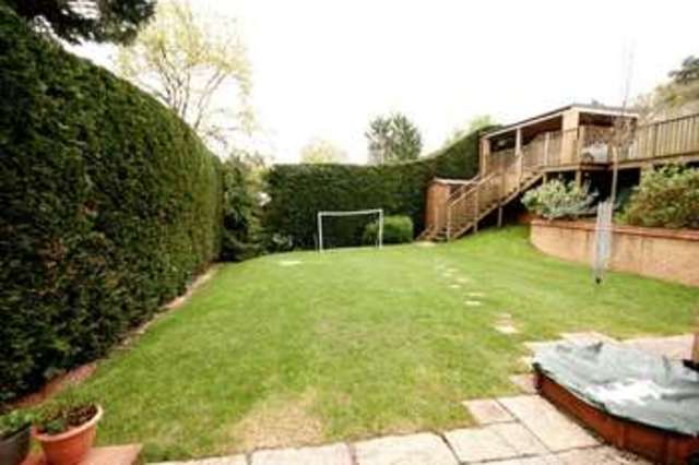  Image of 4 bedroom Detached house to rent in Sandrock Hill Road Wrecclesham Farnham GU10 at Sandrock Hill Road Wrecclesham Farnham, GU10 4NR