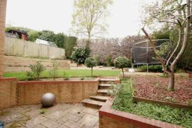  Image of 4 bedroom Detached house to rent in Sandrock Hill Road Wrecclesham Farnham GU10 at Sandrock Hill Road Wrecclesham Farnham, GU10 4NR