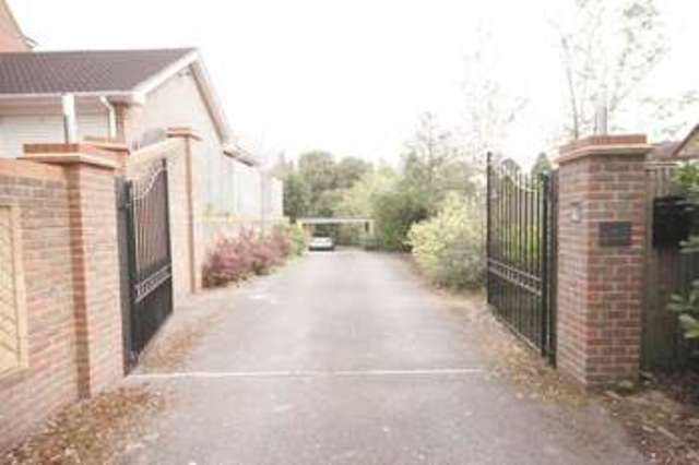  Image of 4 bedroom Detached house to rent in Sandrock Hill Road Wrecclesham Farnham GU10 at Sandrock Hill Road Wrecclesham Farnham, GU10 4NR