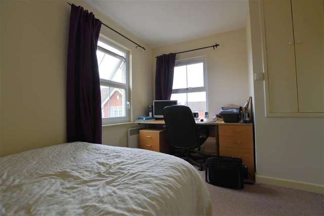  Image of 2 bedroom Apartment for sale in School Green Shinfield Reading RG2 at Shinfield  Reading, RG2 9EE