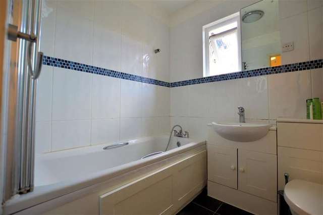  Image of 2 bedroom Apartment for sale in School Green Shinfield Reading RG2 at Shinfield  Reading, RG2 9EE