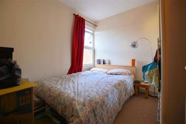  Image of 2 bedroom Apartment for sale in School Green Shinfield Reading RG2 at Shinfield  Reading, RG2 9EE