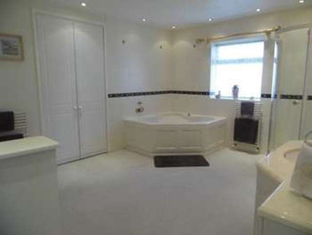  Image of 4 bedroom Detached house for sale in School Road Blackpool FY4 at Blackpool Lancashire Blackpool, FY4 5EL