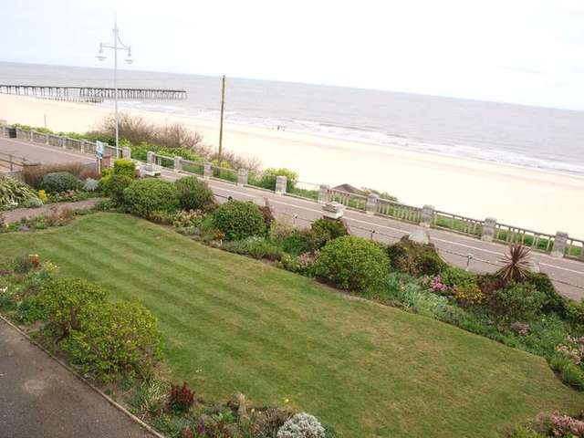  Image of 2 bedroom Flat for sale in Kirkley Cliff Road Lowestoft NR33 at Kirkley Cliff Road Lowestoft Suffolk, NR33 0DE