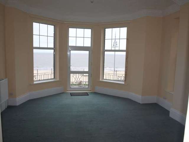  Image of 2 bedroom Flat for sale in Kirkley Cliff Road Lowestoft NR33 at Kirkley Cliff Road Lowestoft Suffolk, NR33 0DE