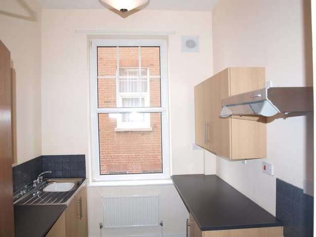  Image of 2 bedroom Flat for sale in Kirkley Cliff Road Lowestoft NR33 at Kirkley Cliff Road Lowestoft Suffolk, NR33 0DE