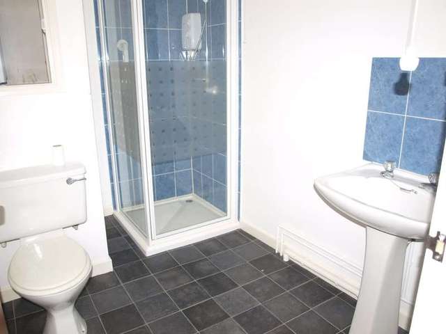  Image of 2 bedroom Flat for sale in Kirkley Cliff Road Lowestoft NR33 at Kirkley Cliff Road Lowestoft Suffolk, NR33 0DE