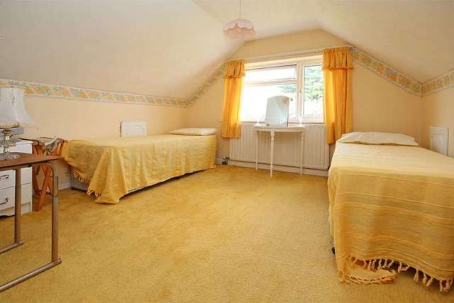  Image of 4 bedroom Chalet for sale in Selfridge Avenue Southbourne Bournemouth BH6 at Selfridge Avenue Hengistbury Head Bournemouth, BH6 4NB