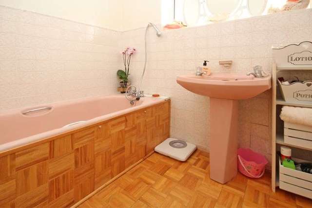  Image of 4 bedroom Chalet for sale in Selfridge Avenue Southbourne Bournemouth BH6 at Selfridge Avenue Hengistbury Head Bournemouth, BH6 4NB