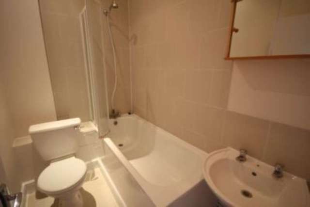  Image of 3 bedroom Flat to rent in Sevington Street London W9 at London, W9 2QN