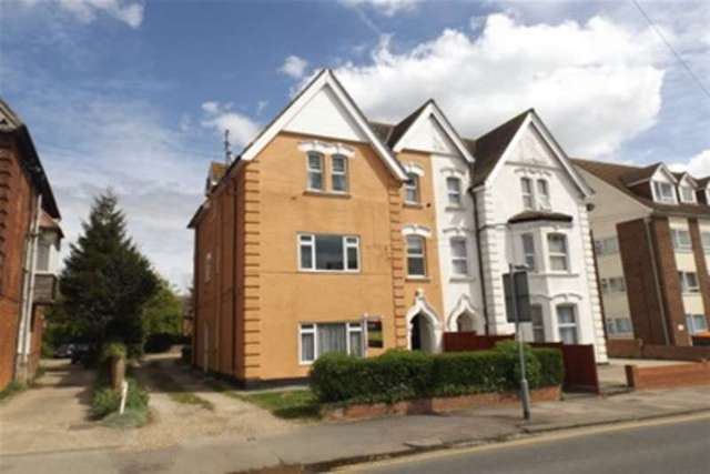  Image of 2 bedroom Flat to rent in Shakespeare Road Bedford MK40 at Bedford, MK40 2DX